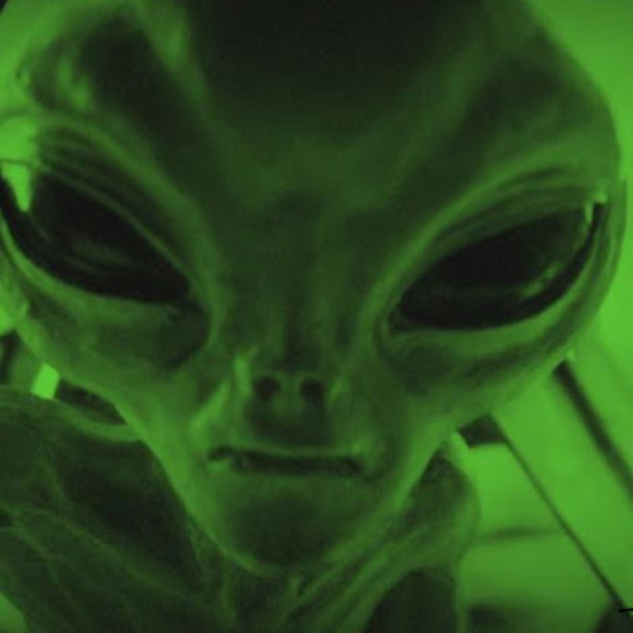 Meet your Posher, Ahzanii - Picture 1 of 1